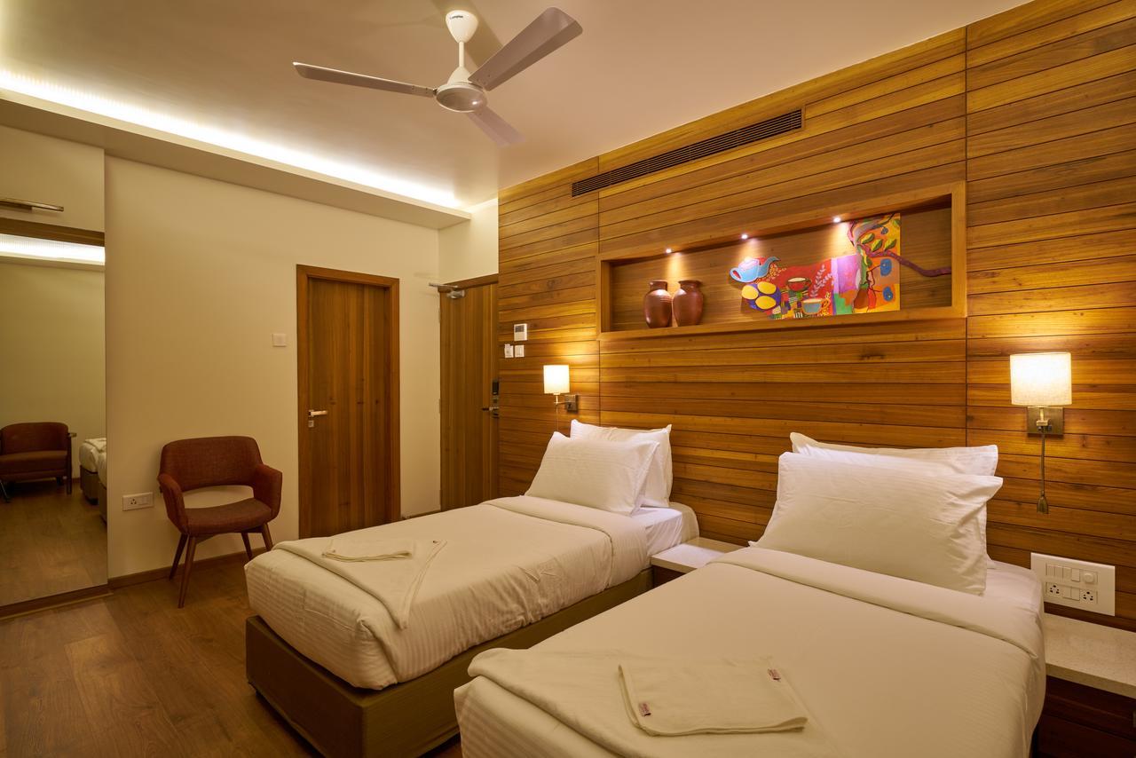 Hotel Atharv Top Rated Business Hotel In Kolhapur Exterior foto